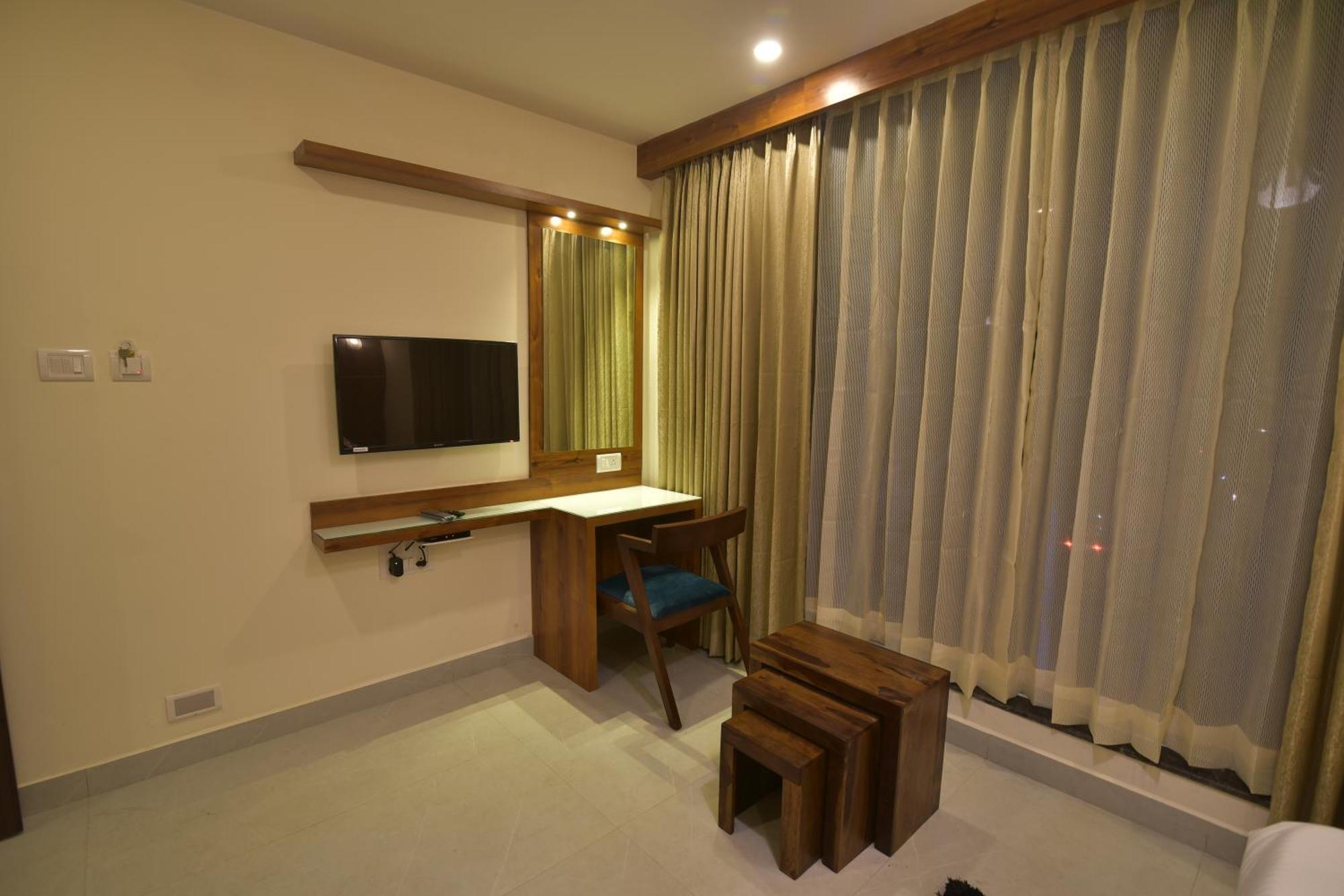Address 24 Inn Bangalore Esterno foto