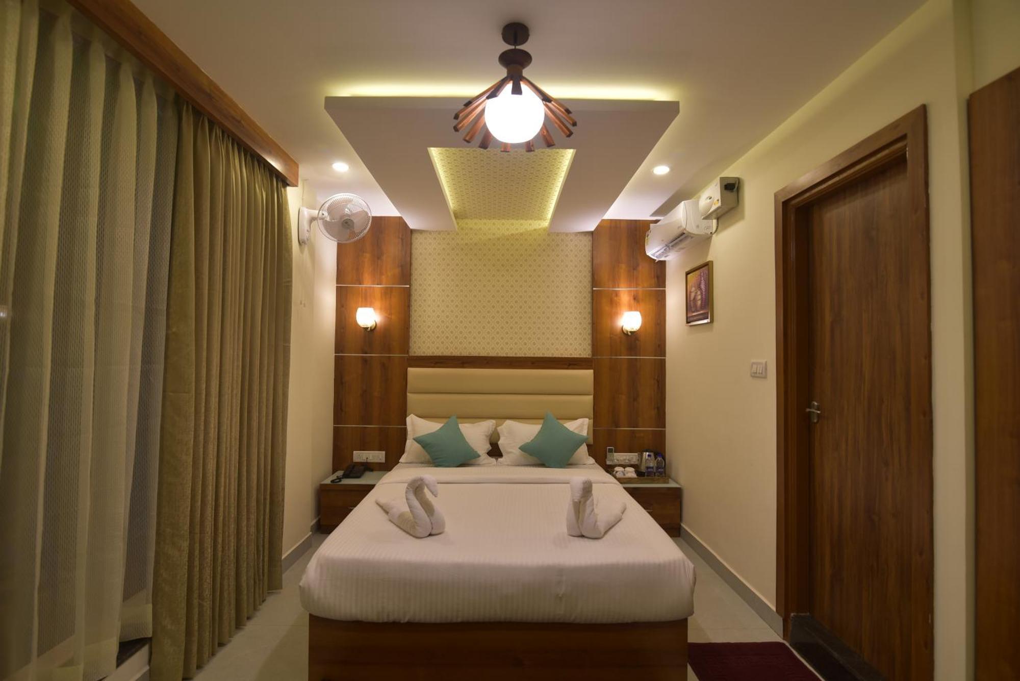 Address 24 Inn Bangalore Esterno foto