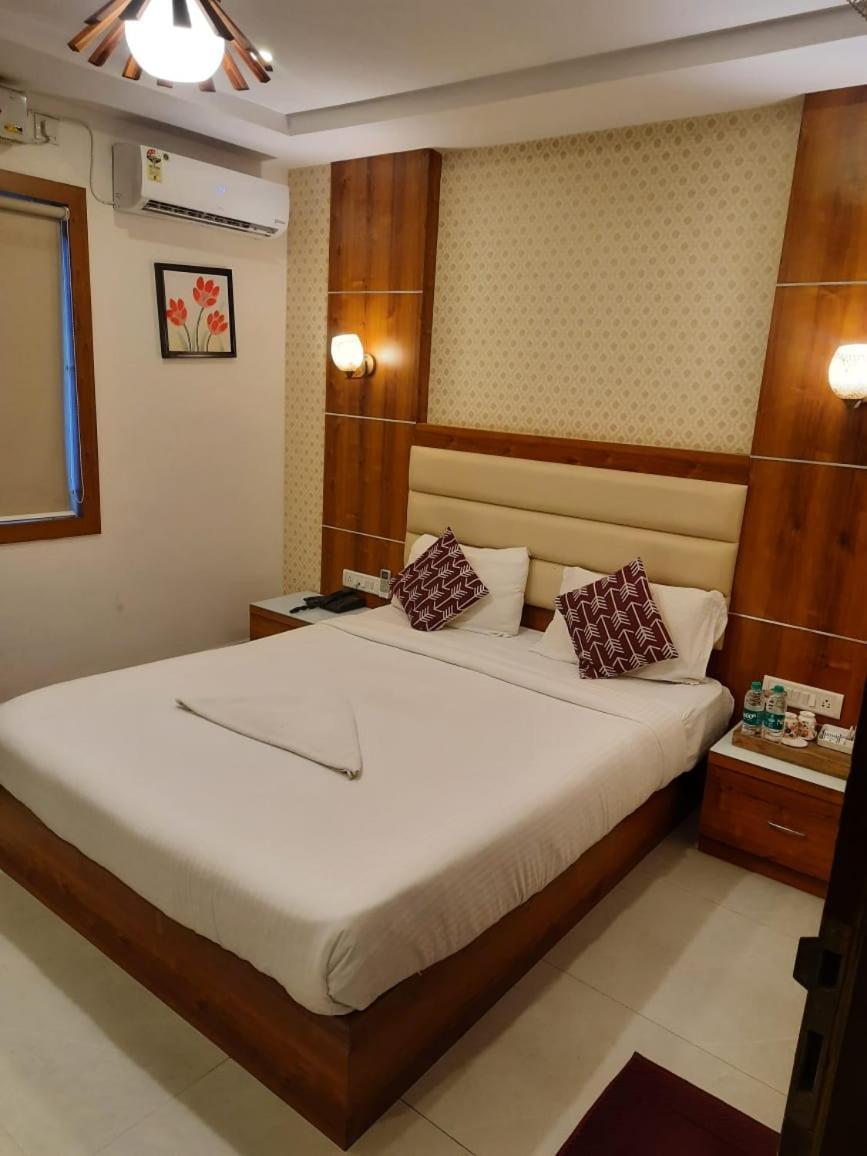 Address 24 Inn Bangalore Esterno foto